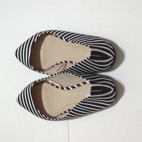 Express black and white flats - Picture 3 of 4